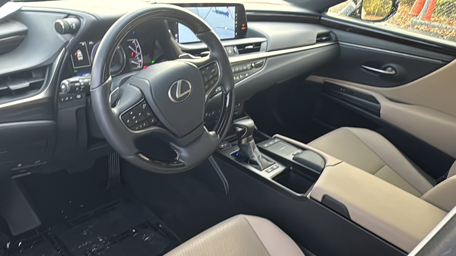 2019 Lexus ES 300h 13