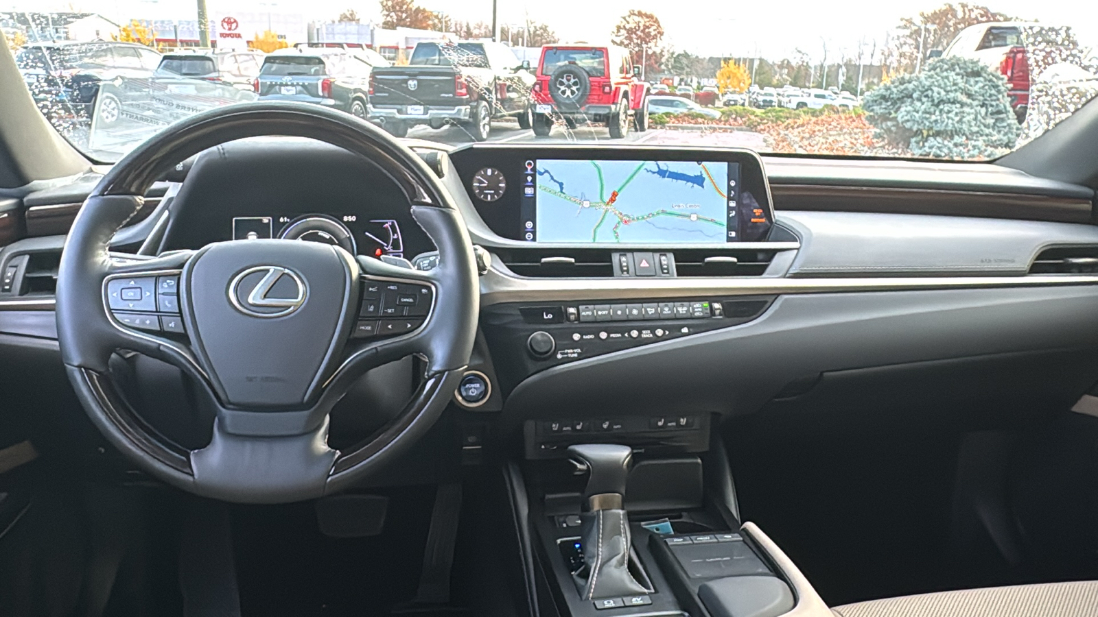 2019 Lexus ES 300h 37