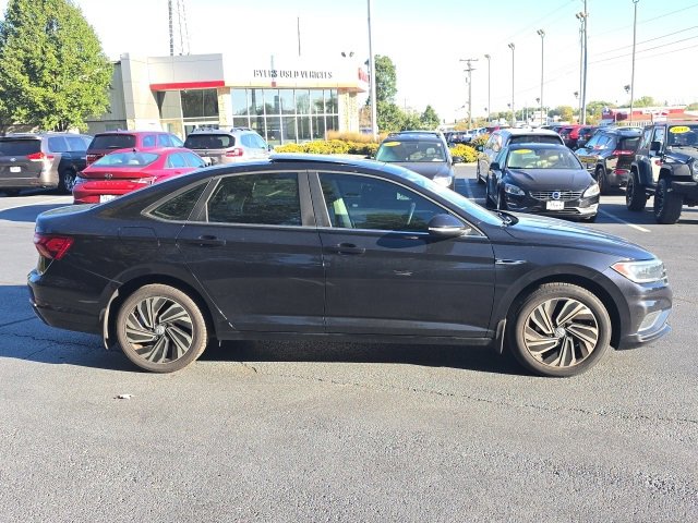 2019 Volkswagen Jetta SEL Premium 9