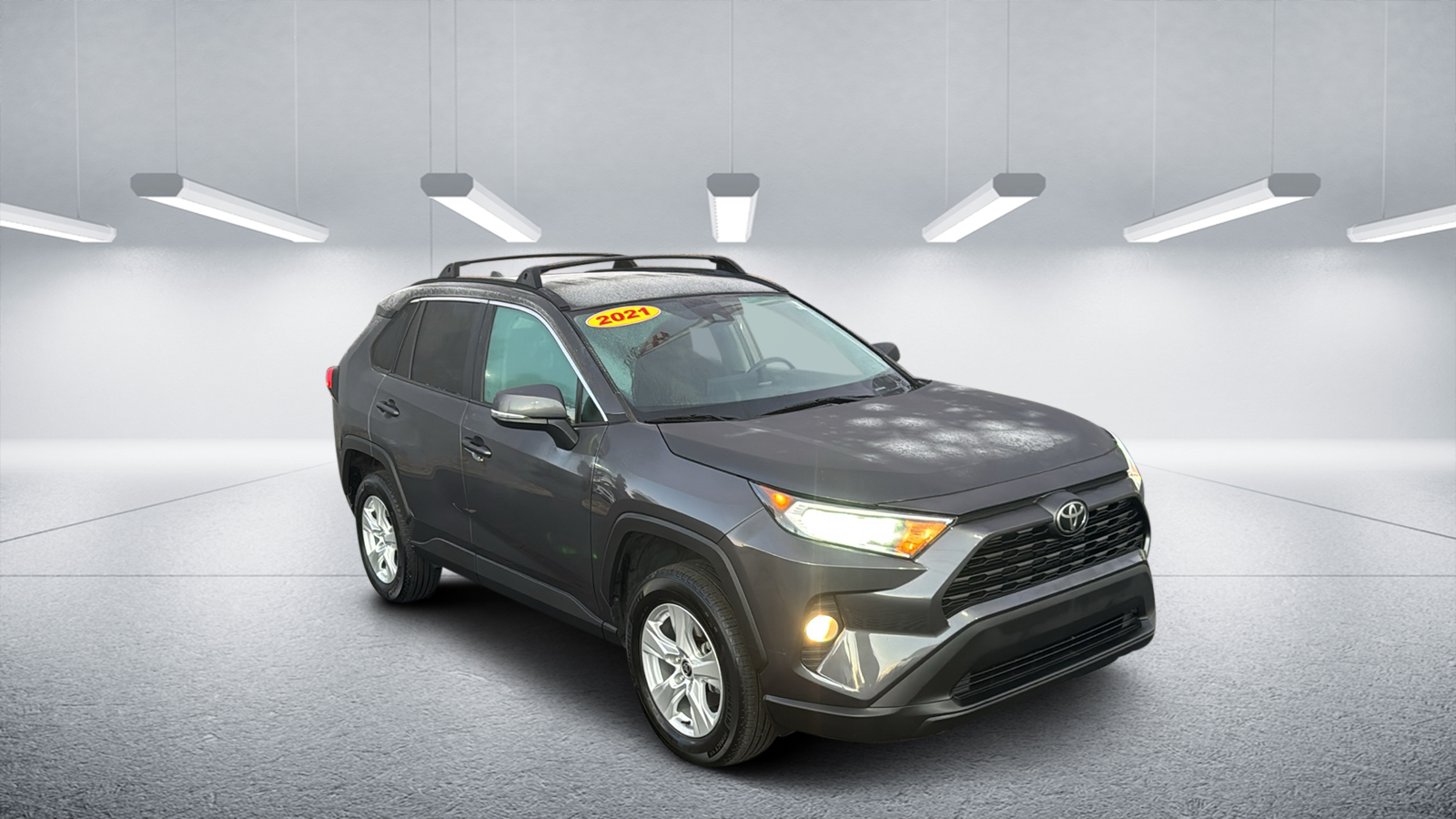 2021 Toyota RAV4 XLE 1