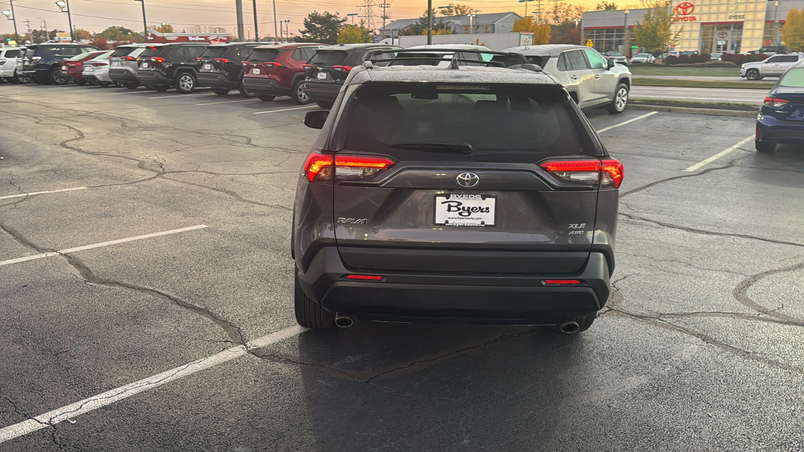 2021 Toyota RAV4 XLE 40