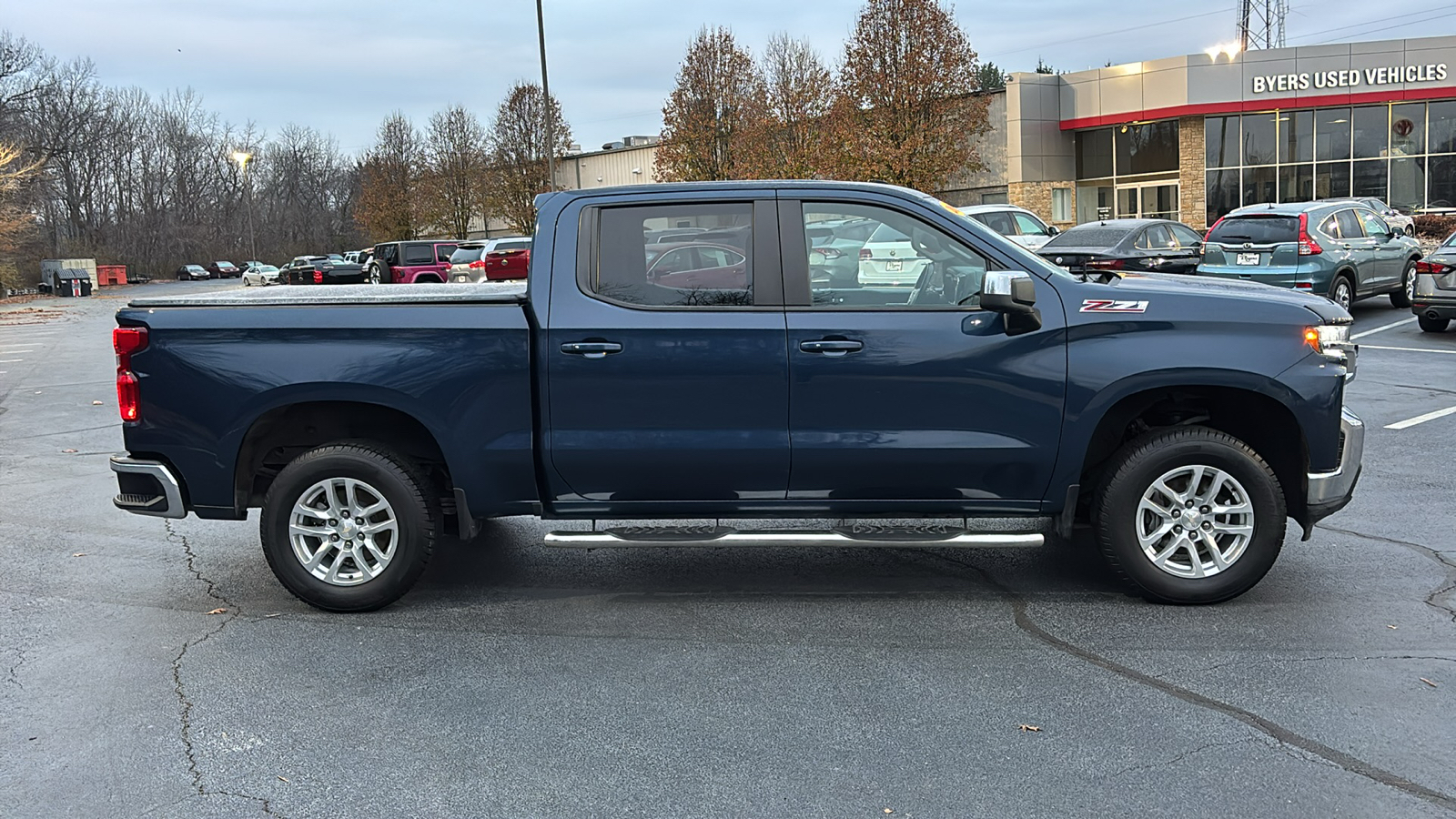 2019 Chevrolet Silverado 1500 LT 3