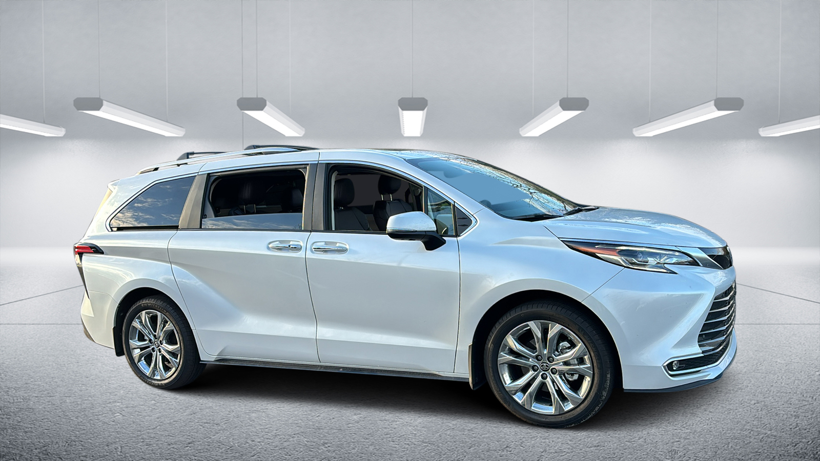 2024 Toyota Sienna Platinum 1