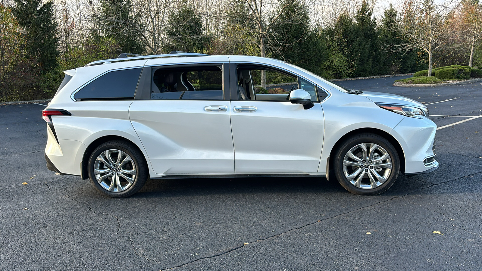 2024 Toyota Sienna Platinum 4