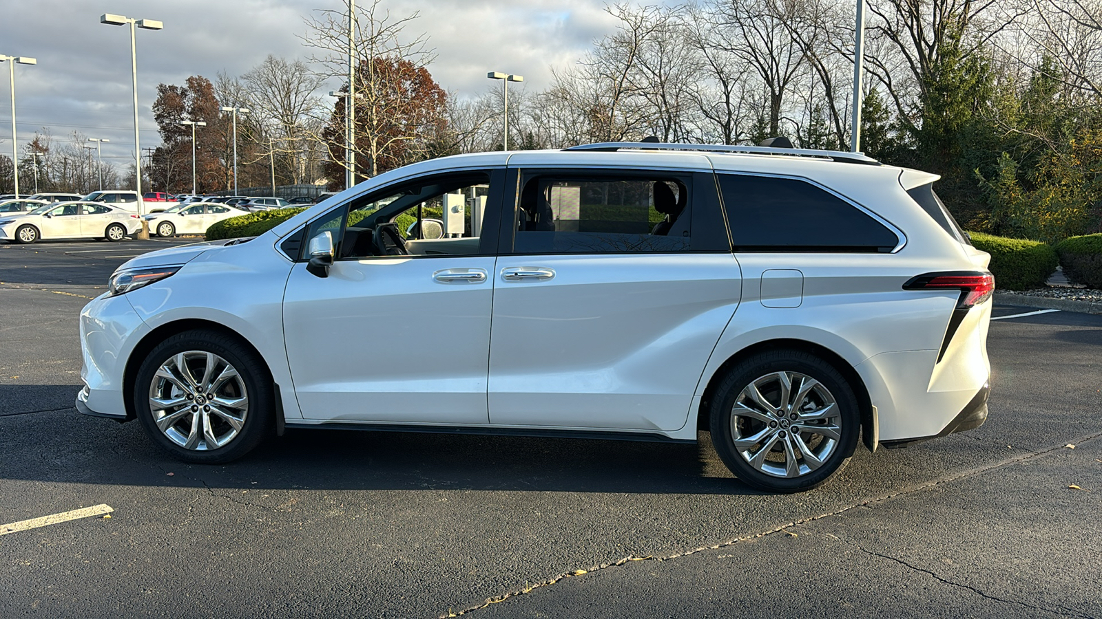 2024 Toyota Sienna Platinum 16