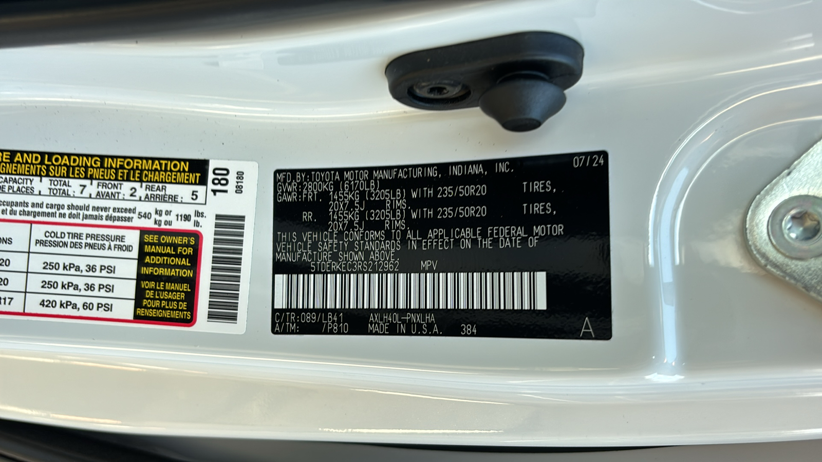 2024 Toyota Sienna Platinum 39