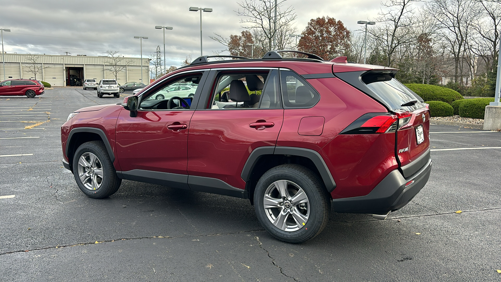 2024 Toyota RAV4 XLE 15