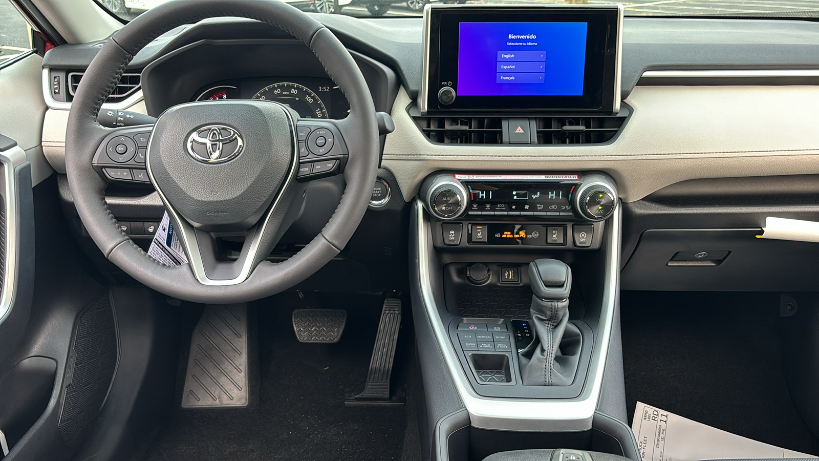 2024 Toyota RAV4 XLE 19