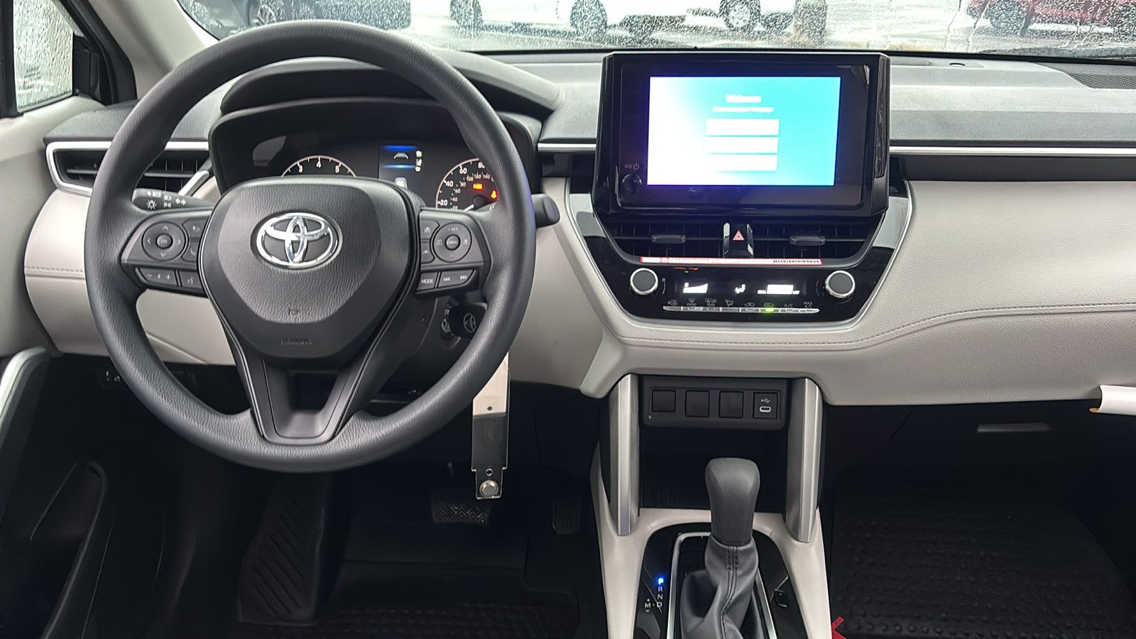 2024 Toyota Corolla Cross L 17