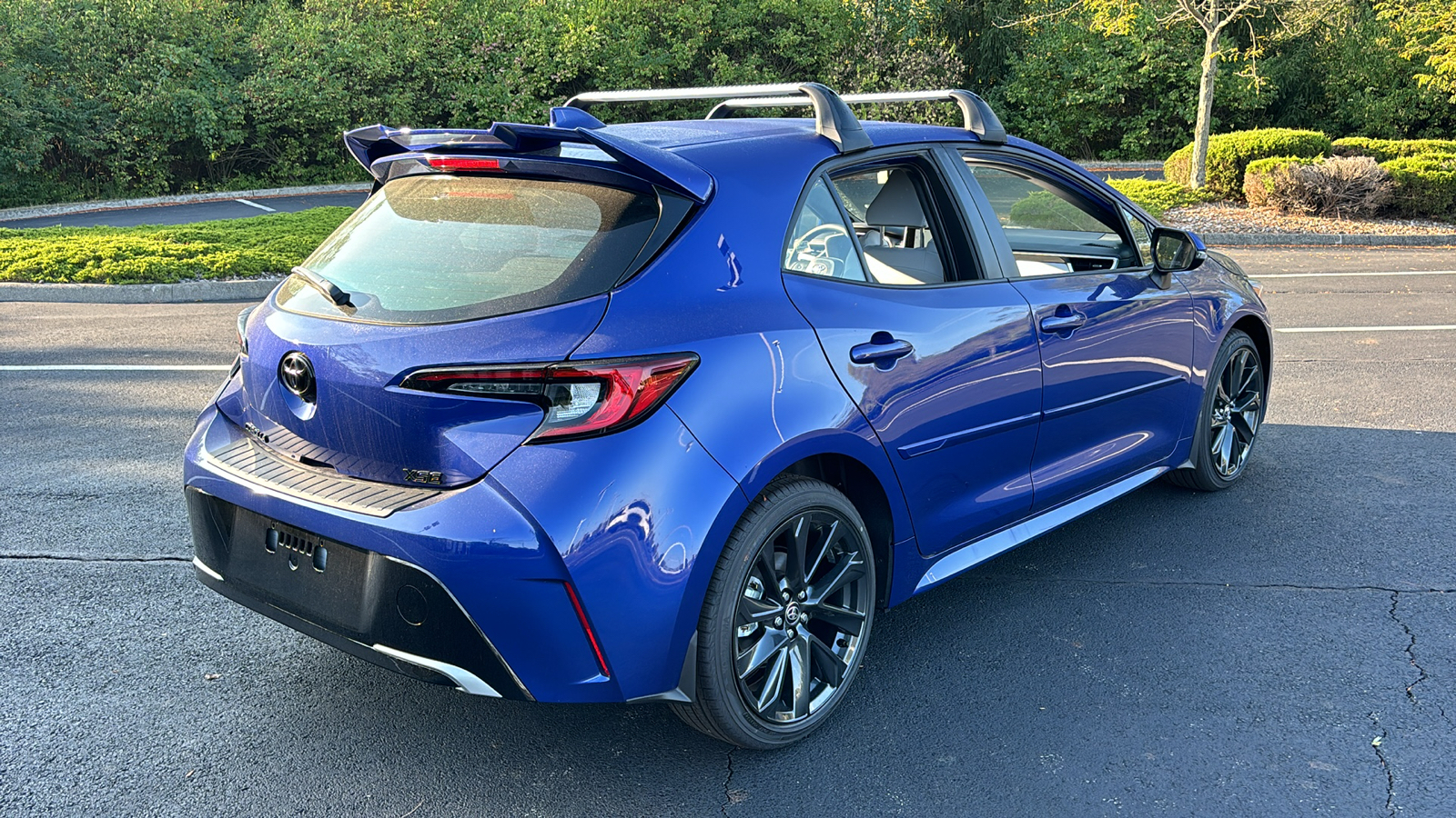 2025 Toyota Corolla Hatchback XSE 10