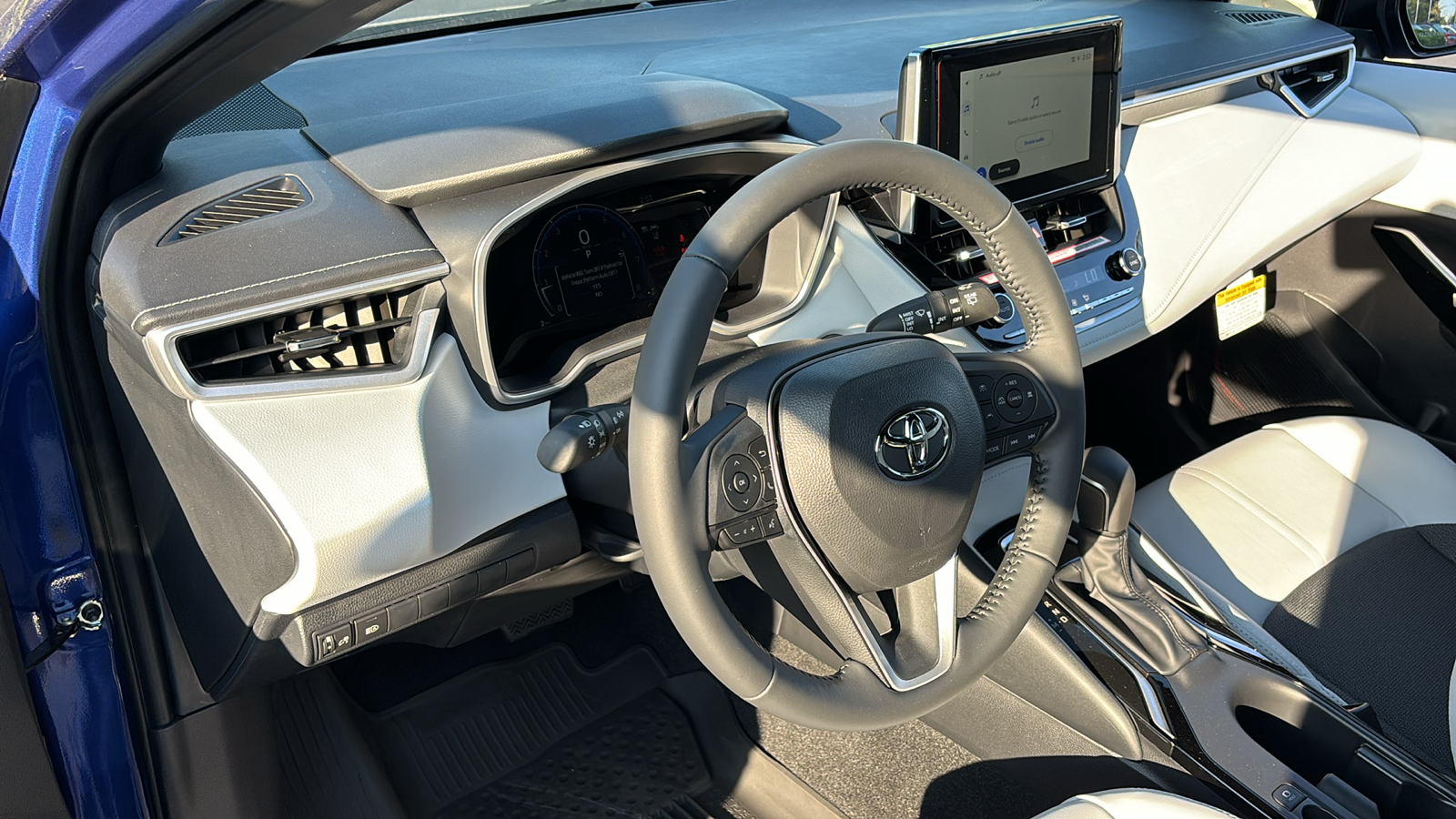 2025 Toyota Corolla Hatchback XSE 18