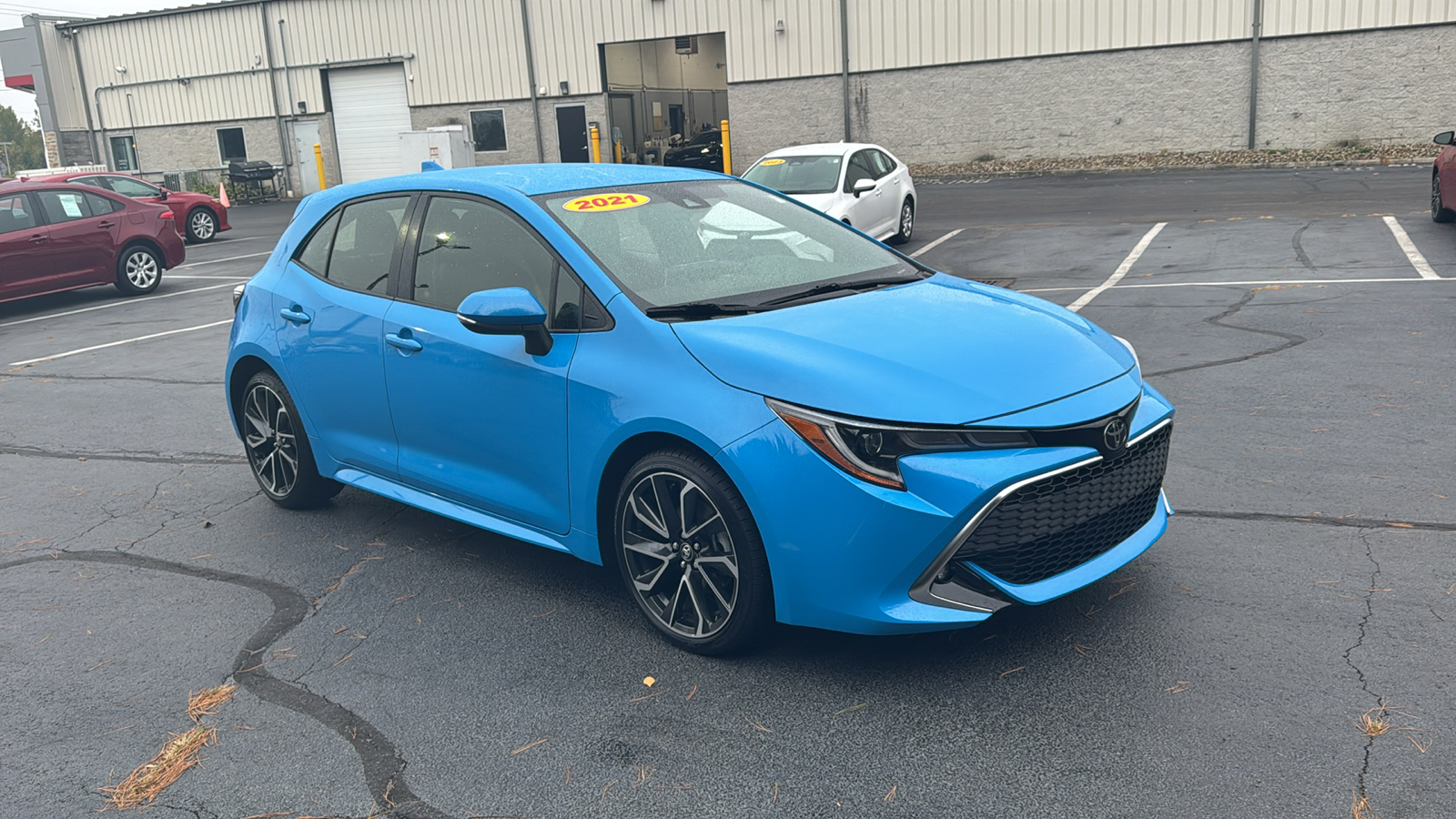 2021 Toyota Corolla Hatchback XSE 2