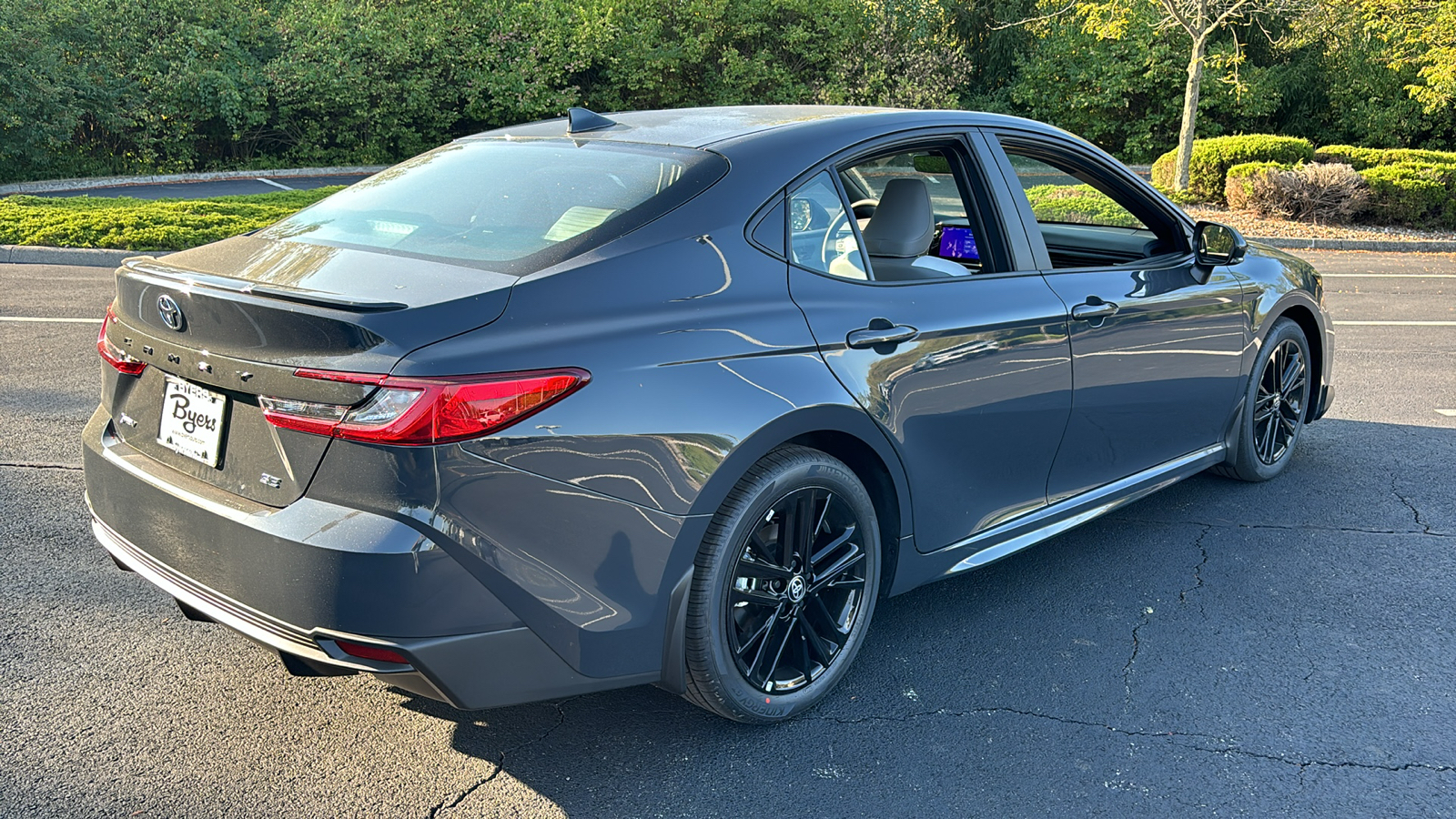 2025 Toyota Camry SE 9