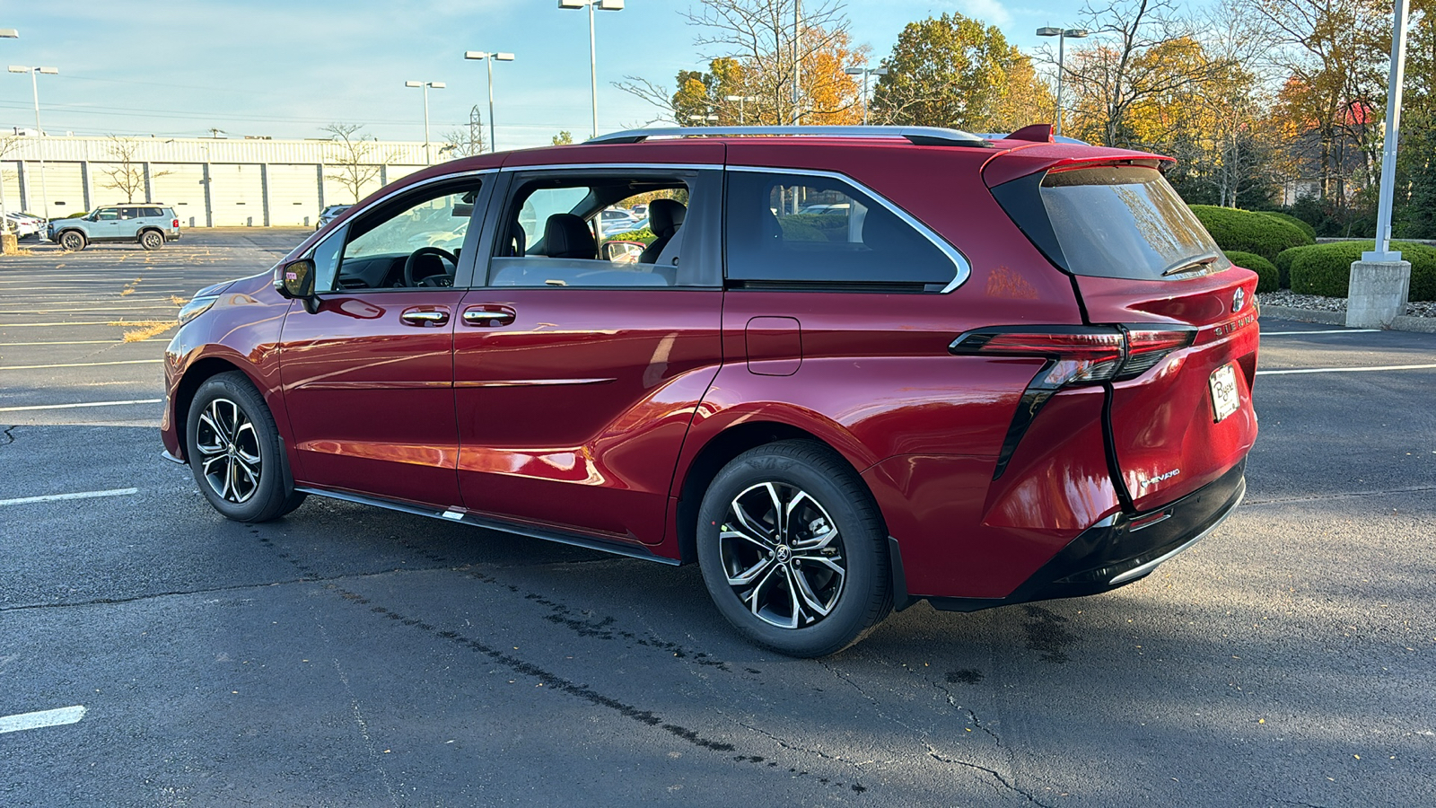 2025 Toyota Sienna Platinum 7-Passenger 13