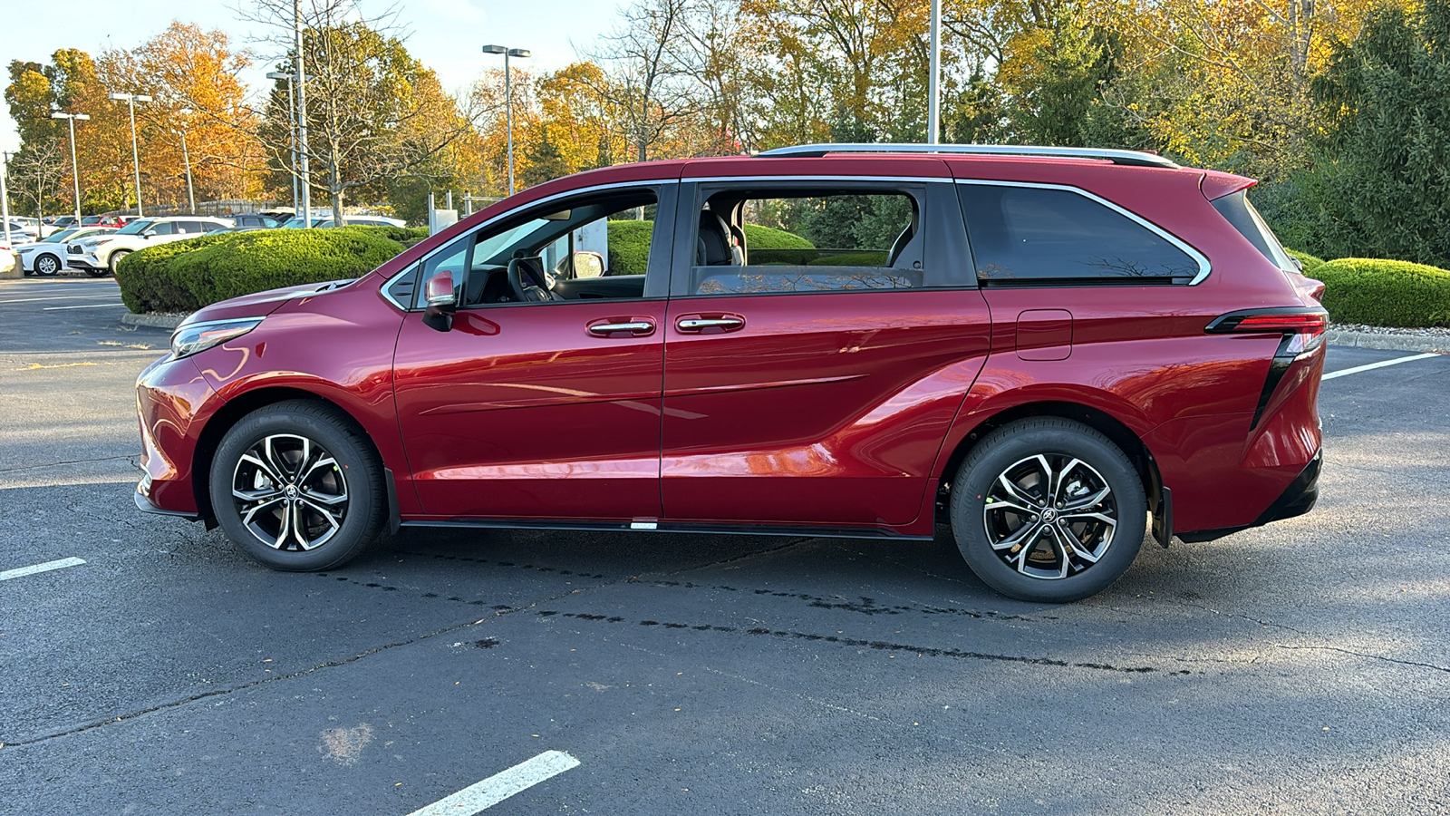 2025 Toyota Sienna Platinum 7-Passenger 14