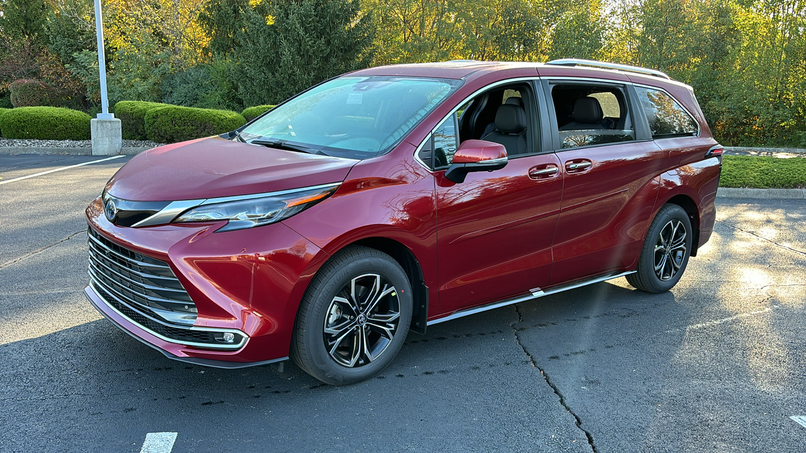 2025 Toyota Sienna Platinum 7-Passenger 42