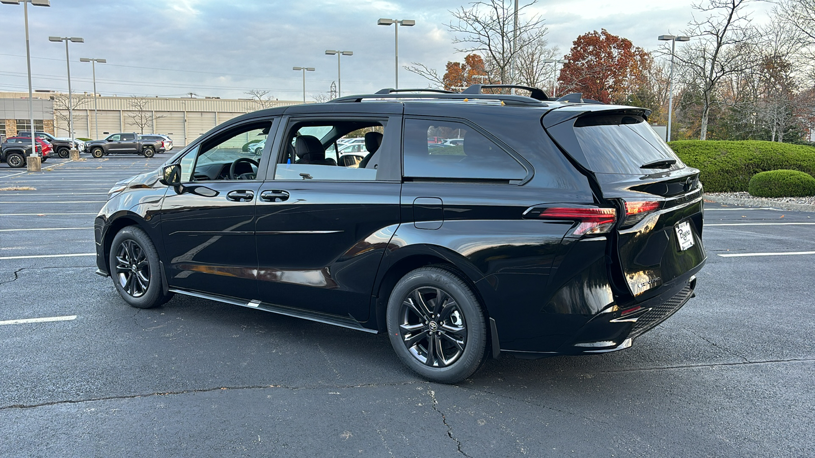 2025 Toyota Sienna XSE 14