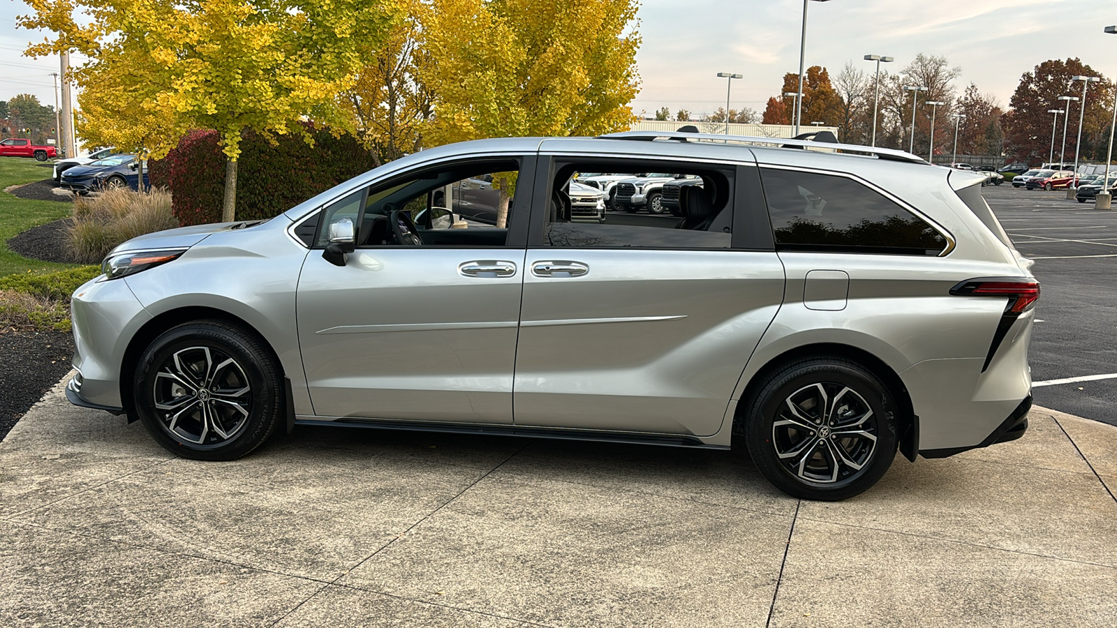 2025 Toyota Sienna Platinum 15