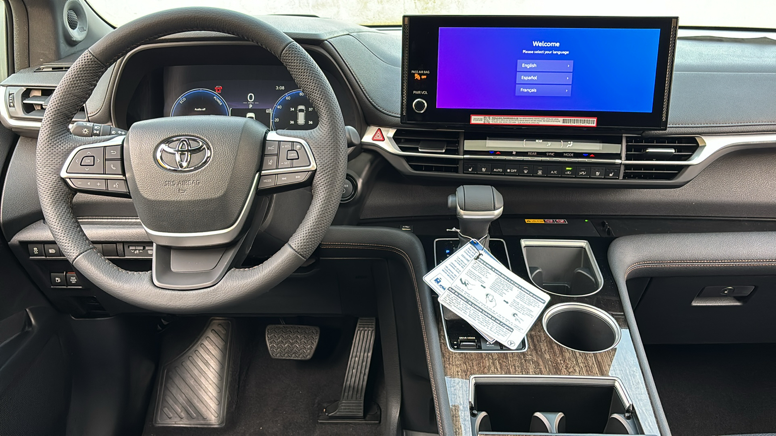 2025 Toyota Sienna Platinum 18