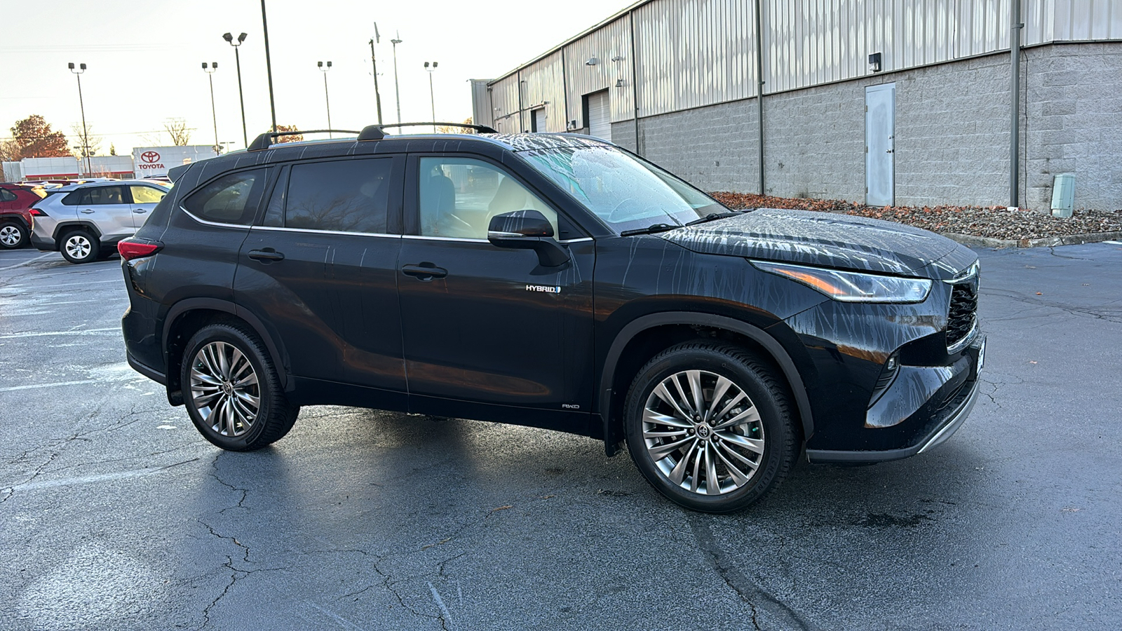 2020 Toyota Highlander Hybrid Platinum 2