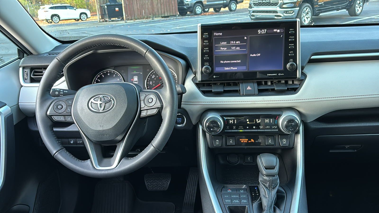 2022 Toyota RAV4 XLE 39