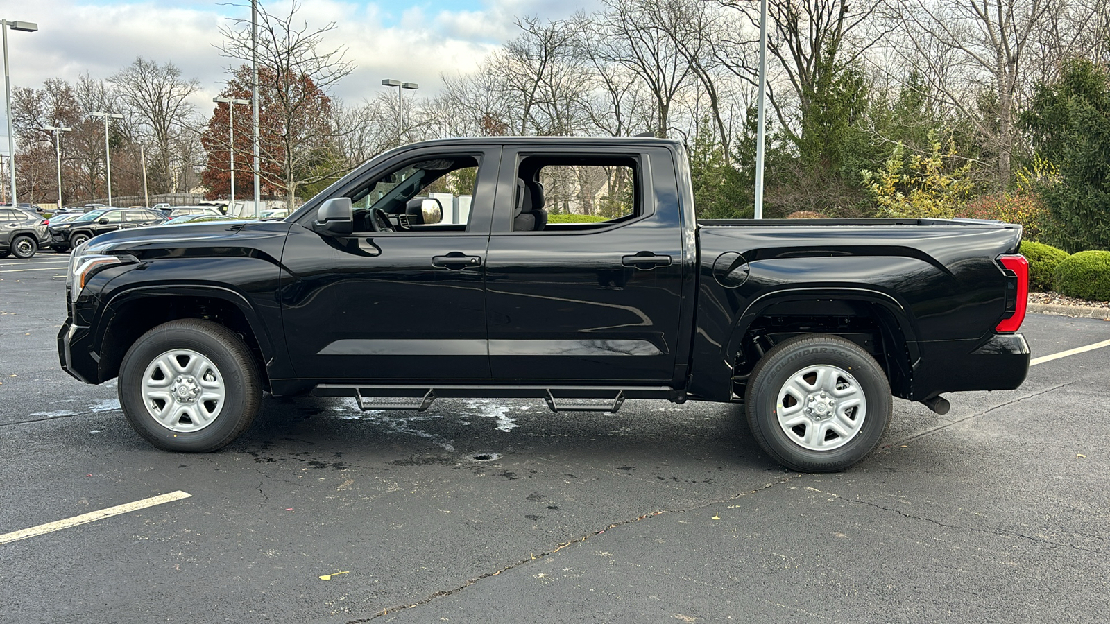 2025 Toyota Tundra 4WD SR 15