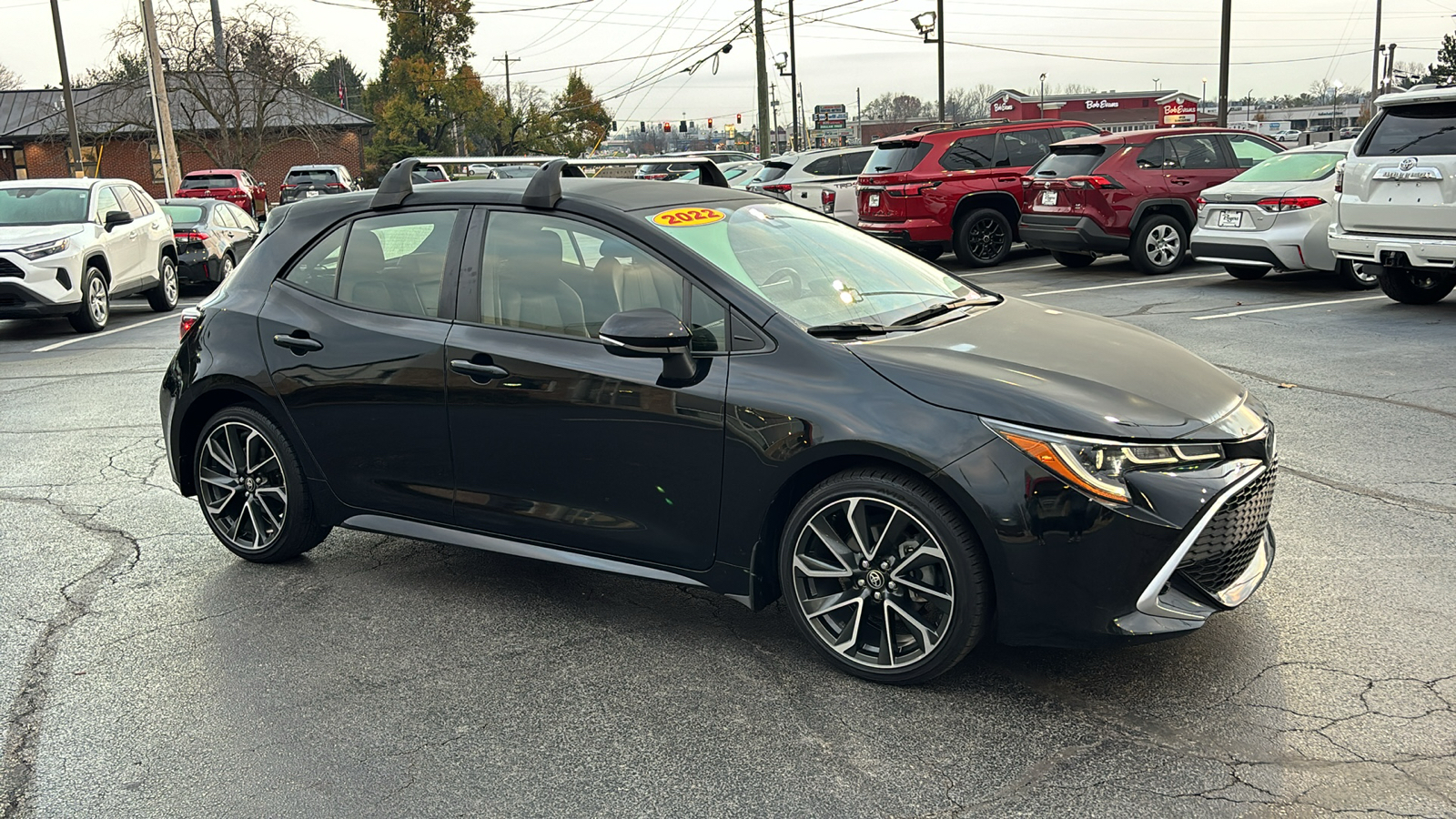 2022 Toyota Corolla Hatchback XSE 2