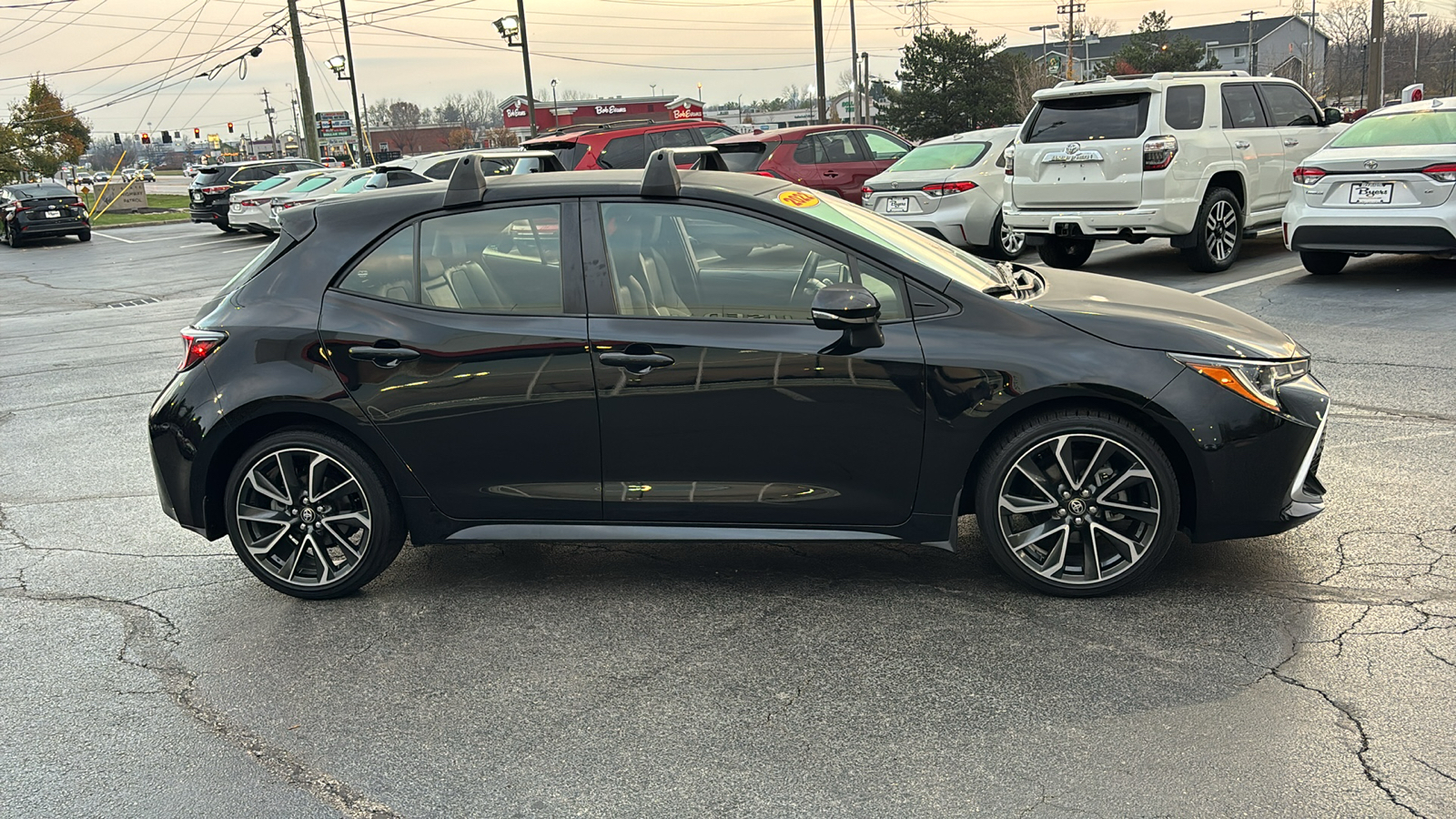 2022 Toyota Corolla Hatchback XSE 3