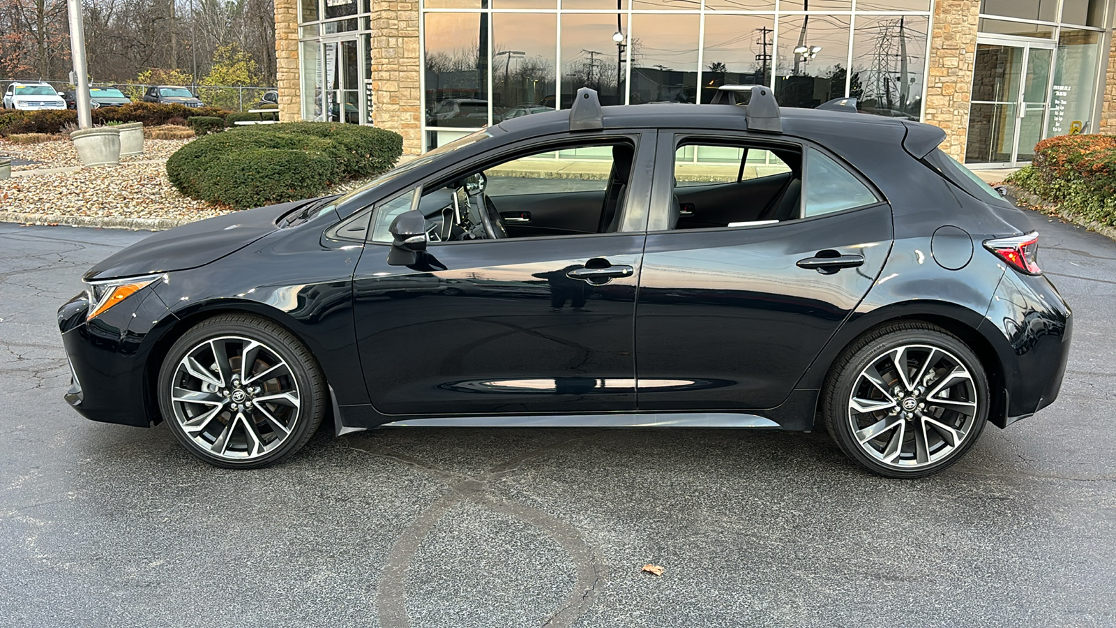 2022 Toyota Corolla Hatchback XSE 11