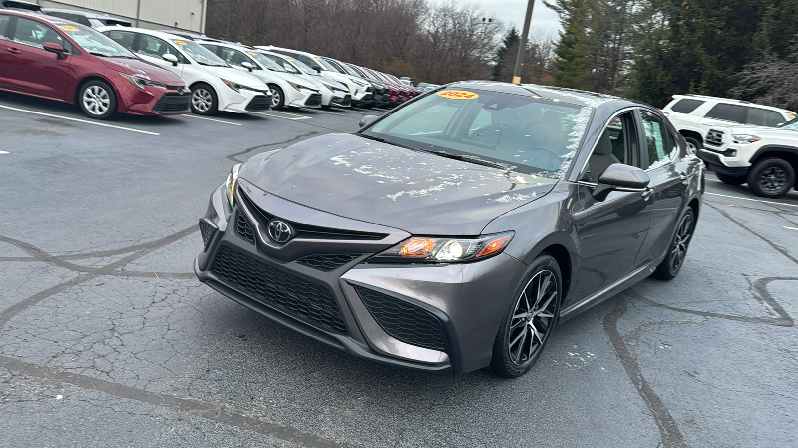 2024 Toyota Camry SE 10