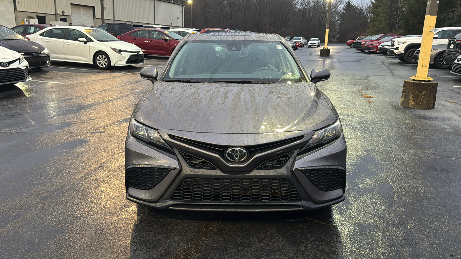 2022 Toyota Camry SE 9