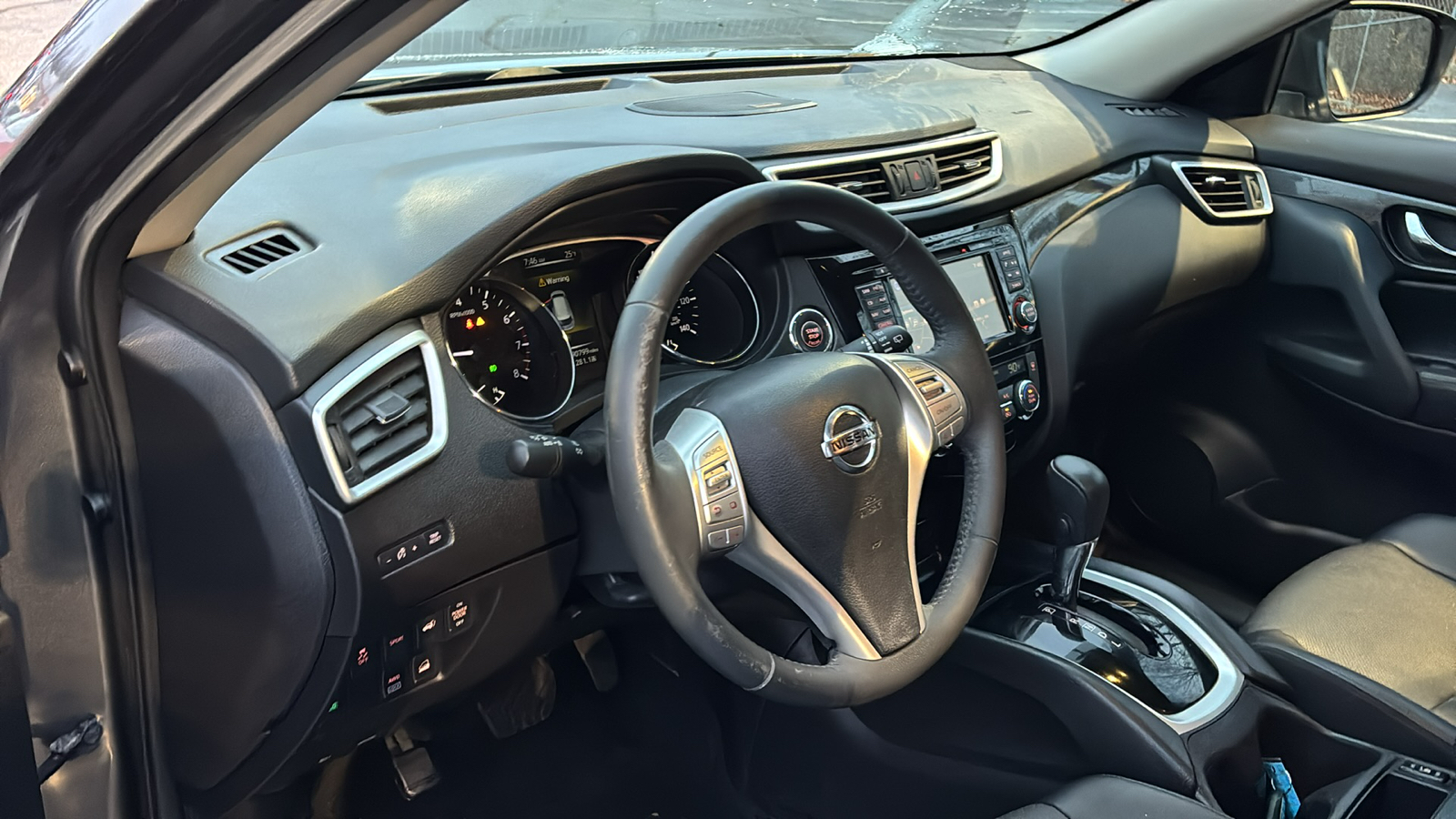 2015 Nissan Rogue SL 14