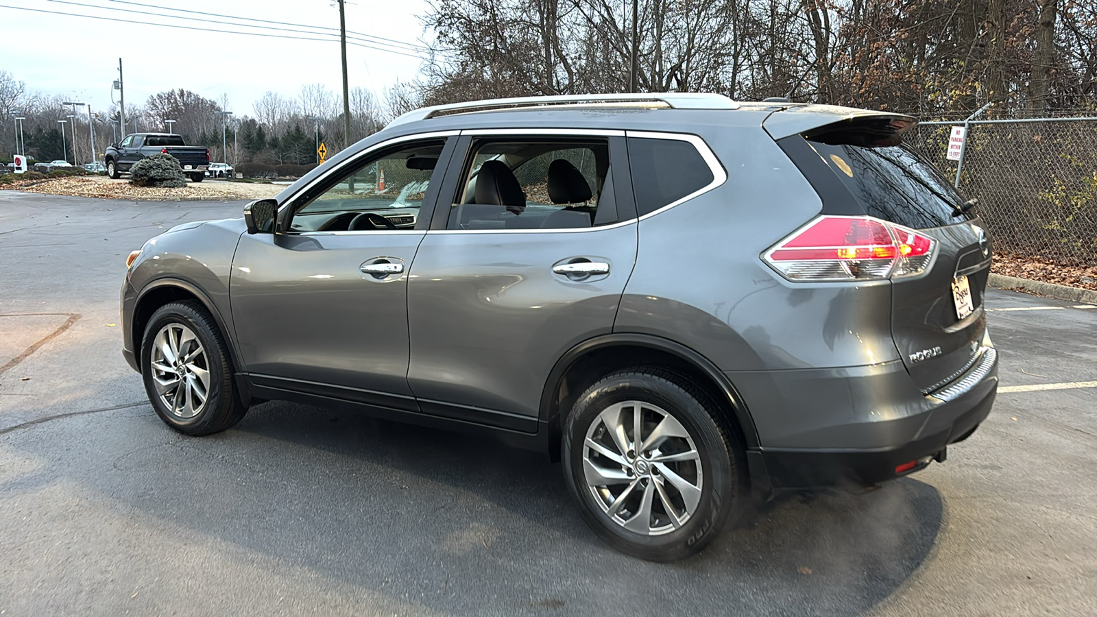 2015 Nissan Rogue SL 41