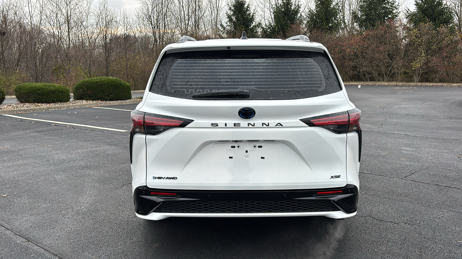 2025 Toyota Sienna XSE 7-Passenger 11