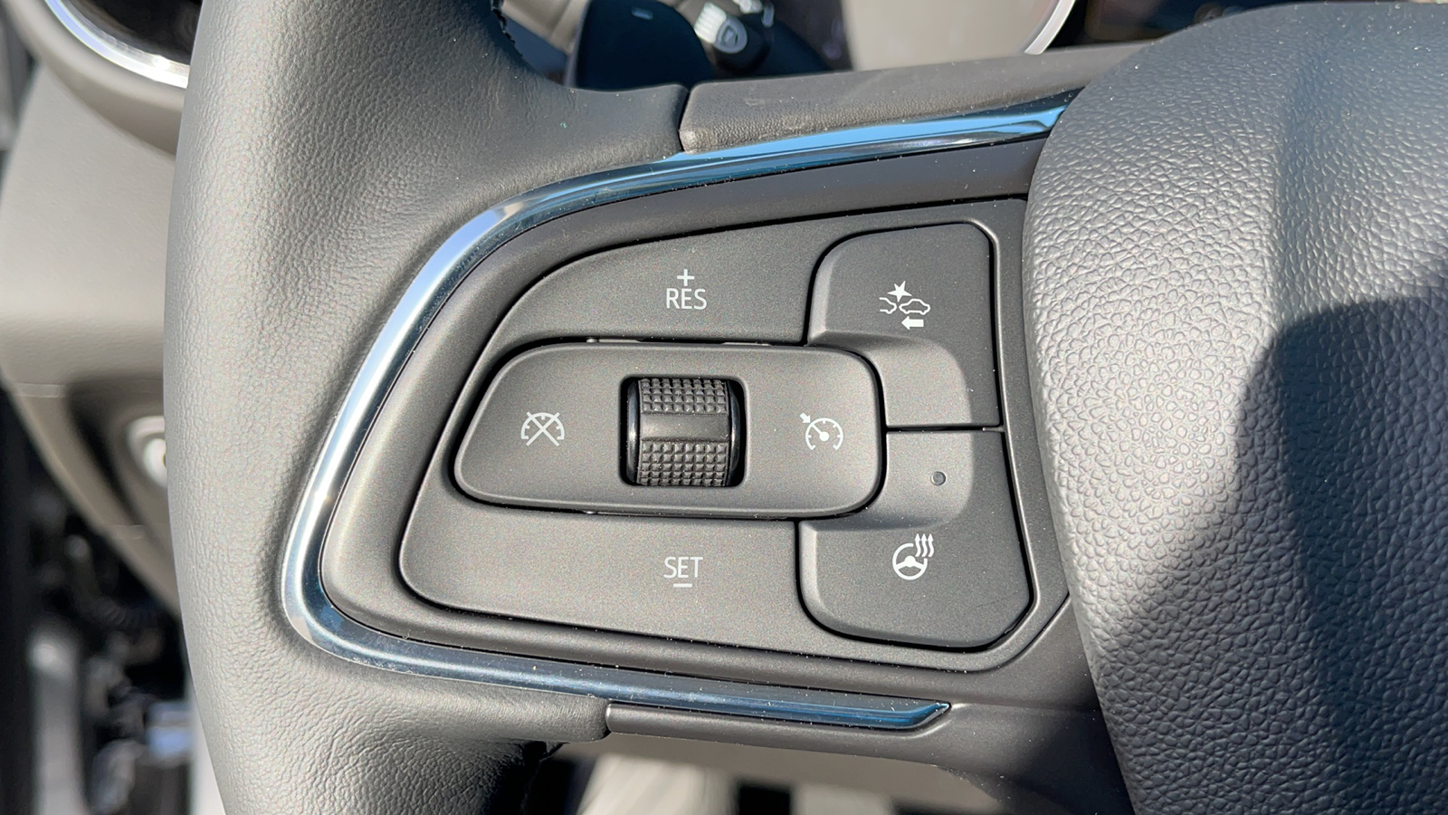 2021 Buick Envision Essence 25