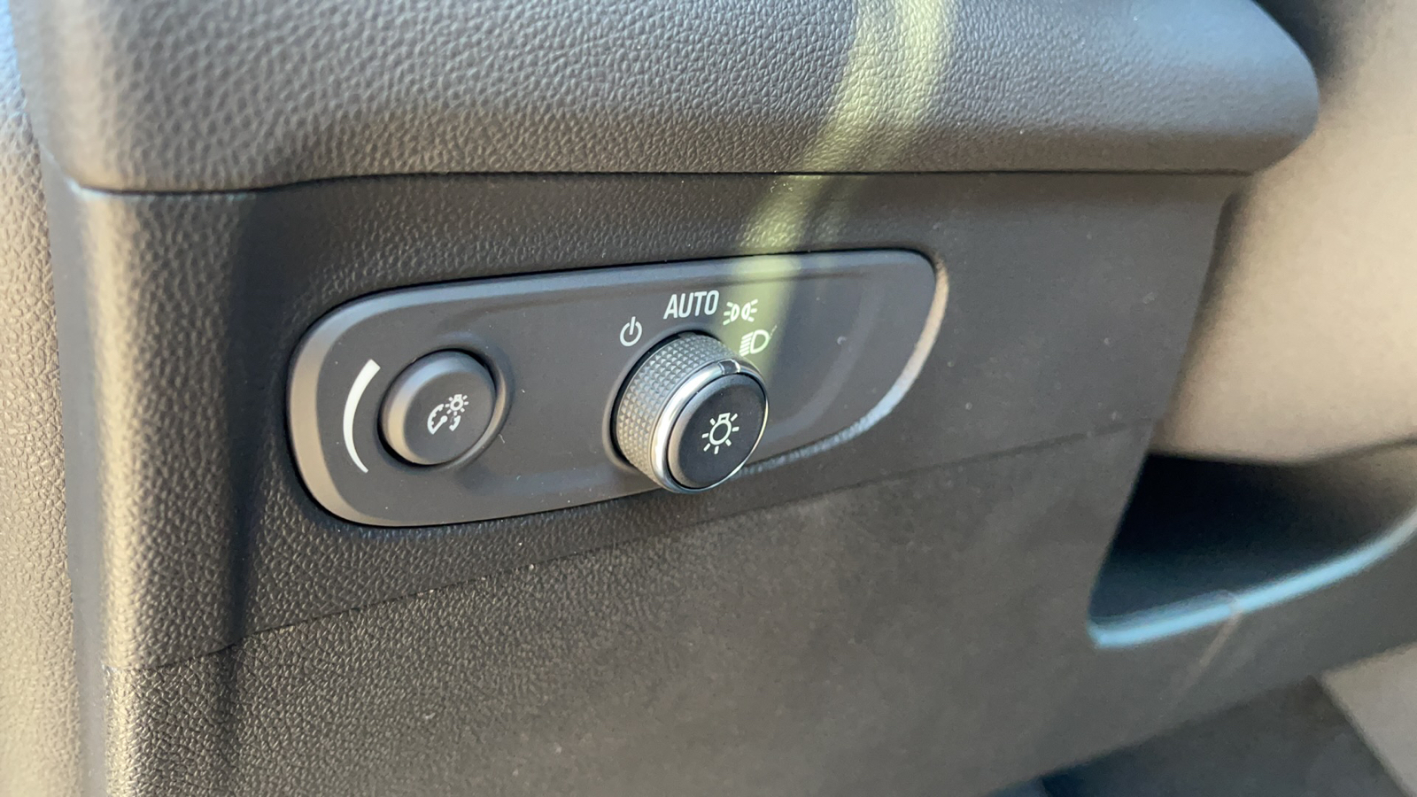 2021 Buick Envision Essence 62