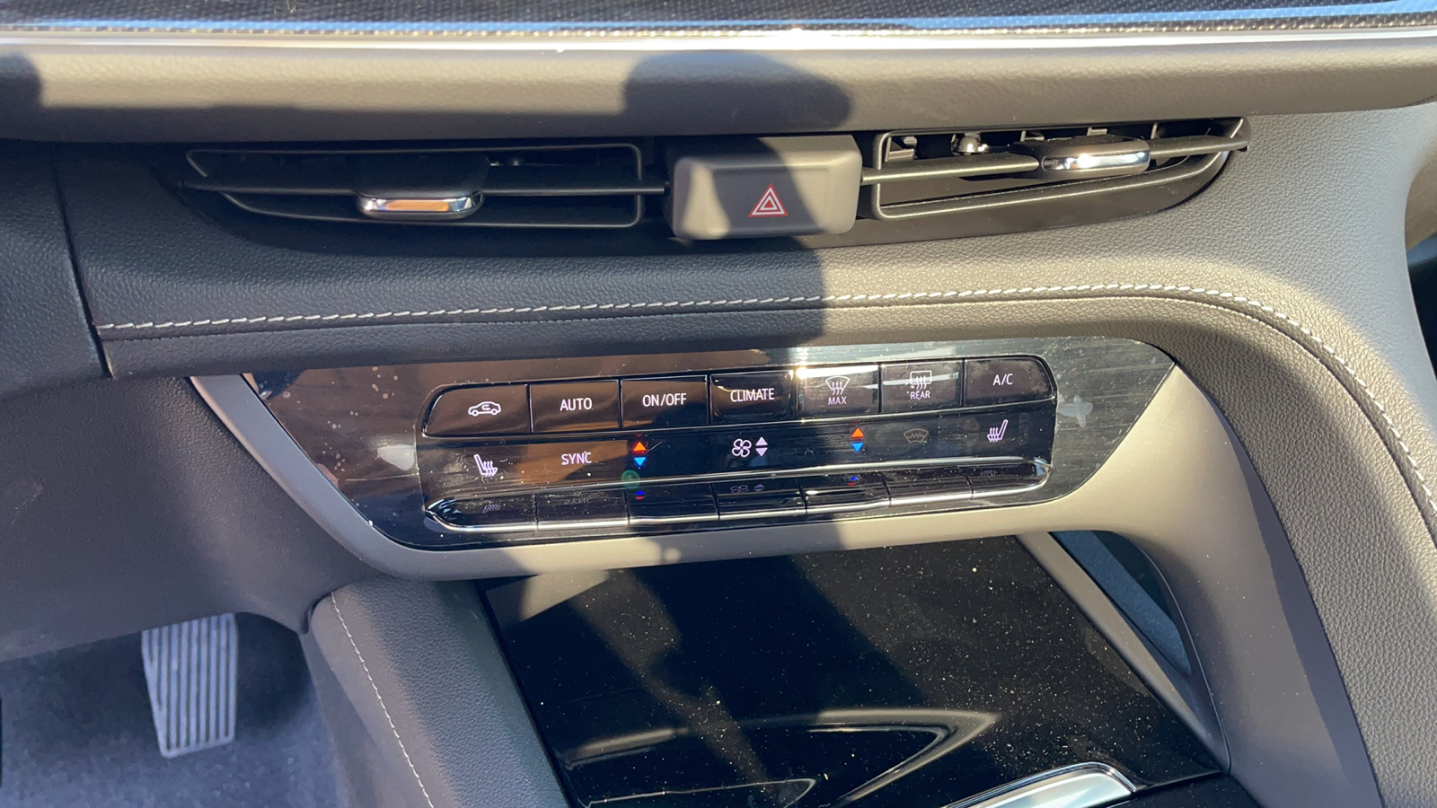 2021 Buick Envision Essence 31