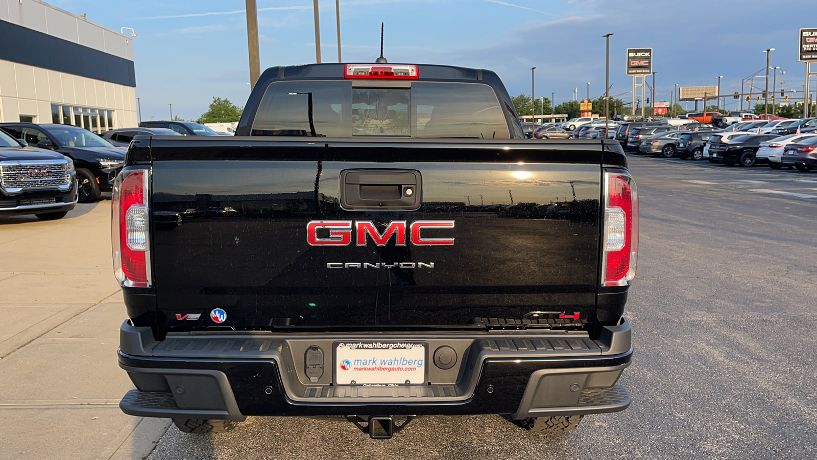 2022 GMC Canyon 4WD AT4 w/Leather 6