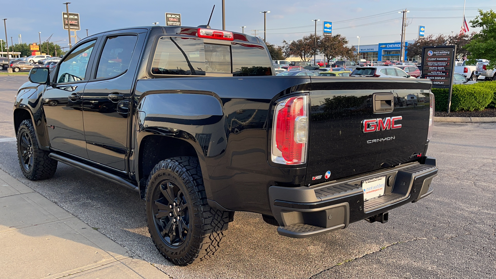 2022 GMC Canyon 4WD AT4 w/Leather 7