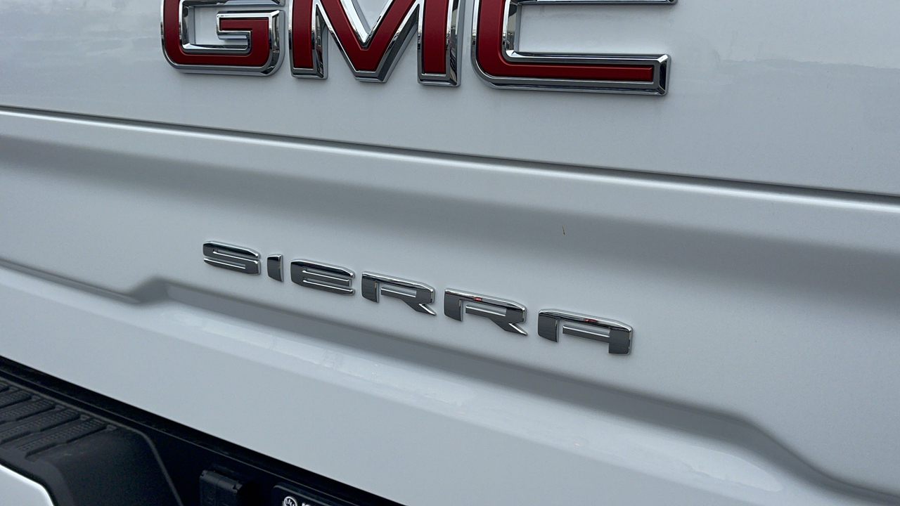 2024 GMC Sierra 1500 AT4 13