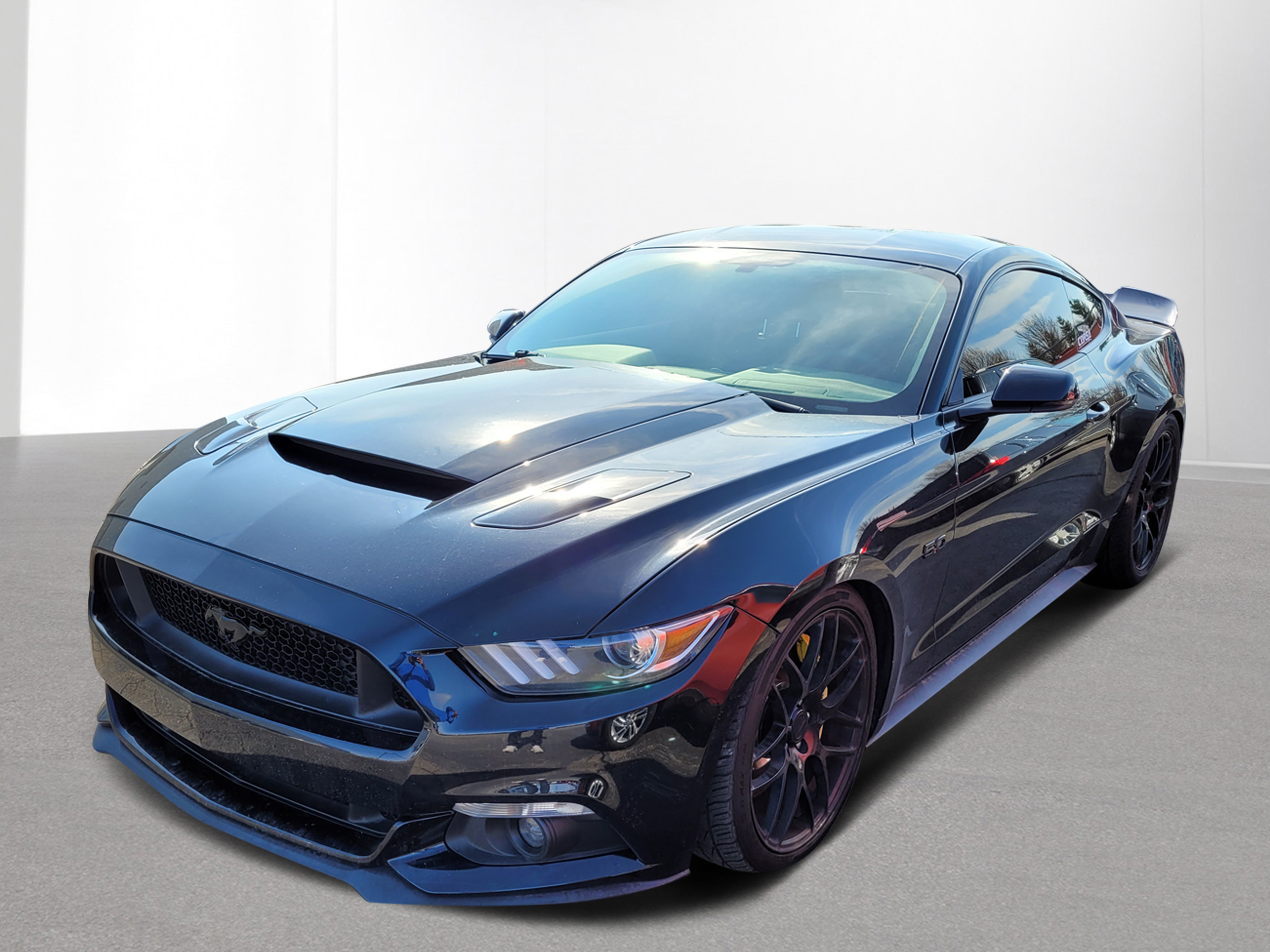 2015 Ford Mustang GT 1