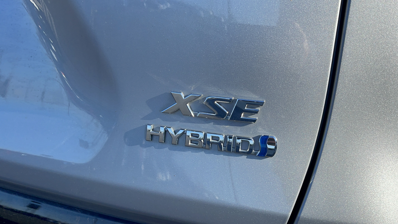 2020 Toyota RAV4 Hybrid XSE 9