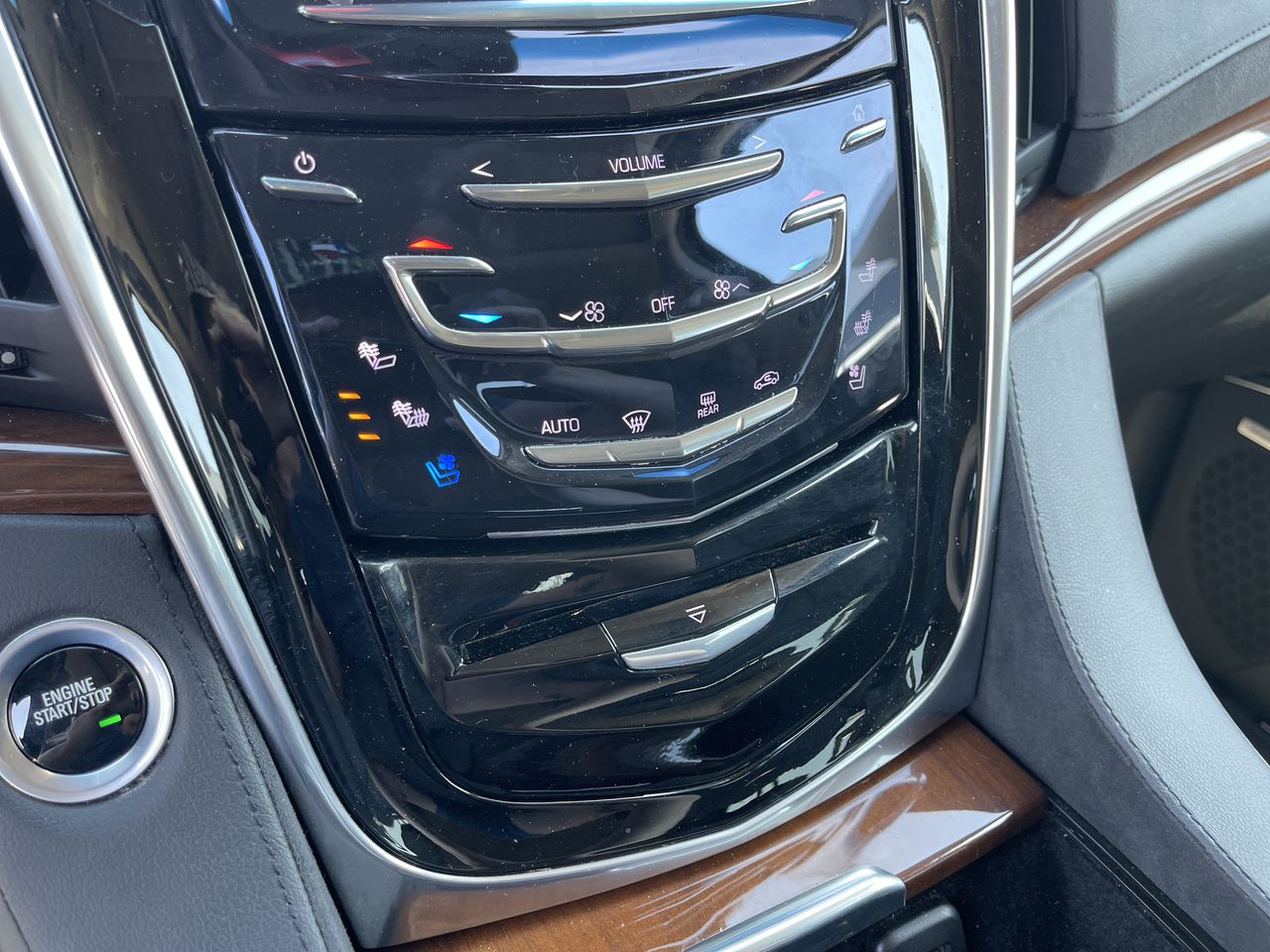 2020 Cadillac Escalade ESV Luxury 16