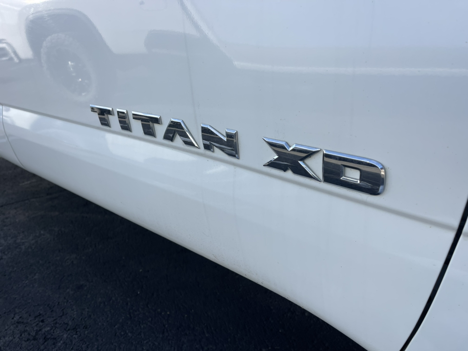2016 Nissan Titan XD S 8