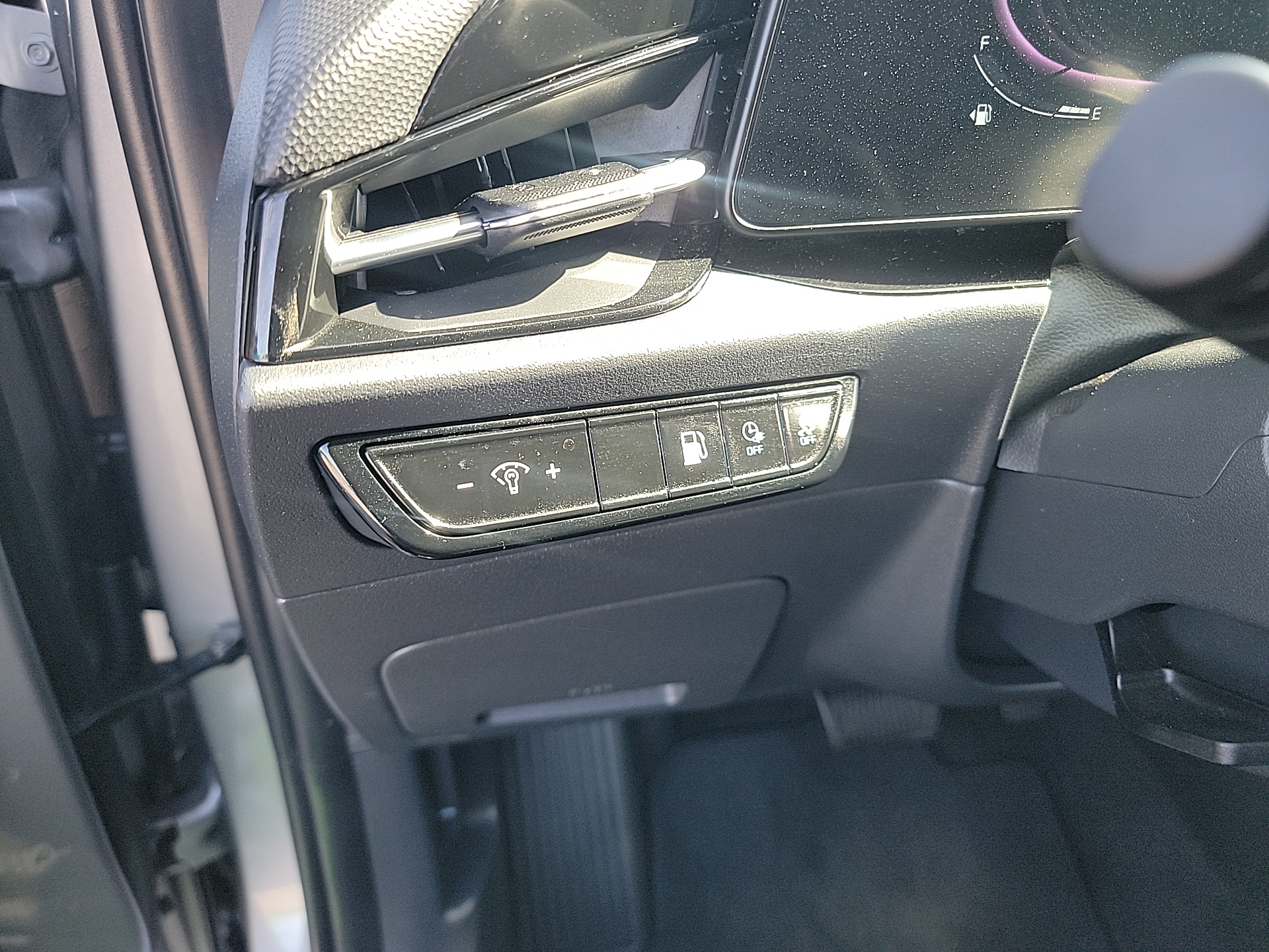 2023 Kia Niro Plug-In Hybrid EX 6