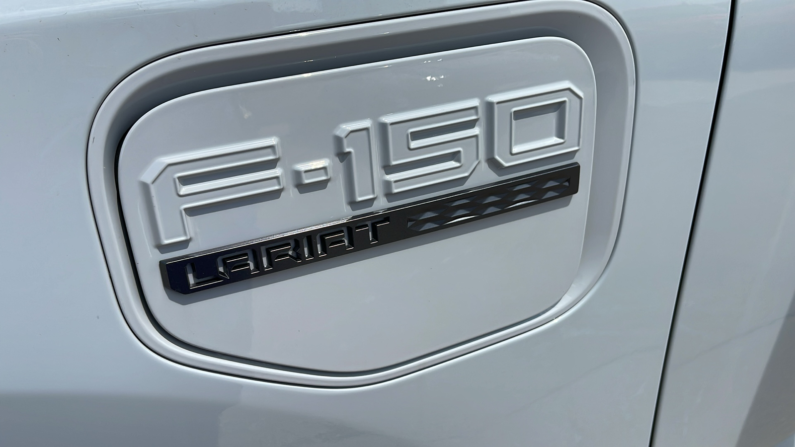 2023 Ford F-150 Lightning Lariat 5
