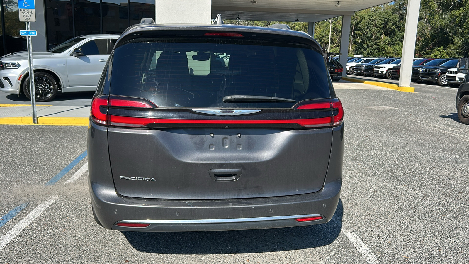 2022 Chrysler Pacifica Touring L 3