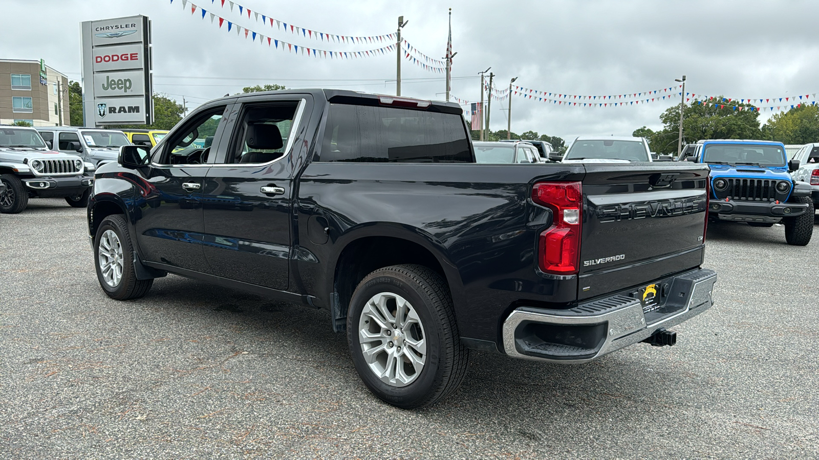 2023 Chevrolet Silverado 1500 LTZ 3