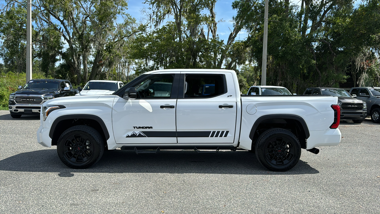 2023 Toyota Tundra SR5 2