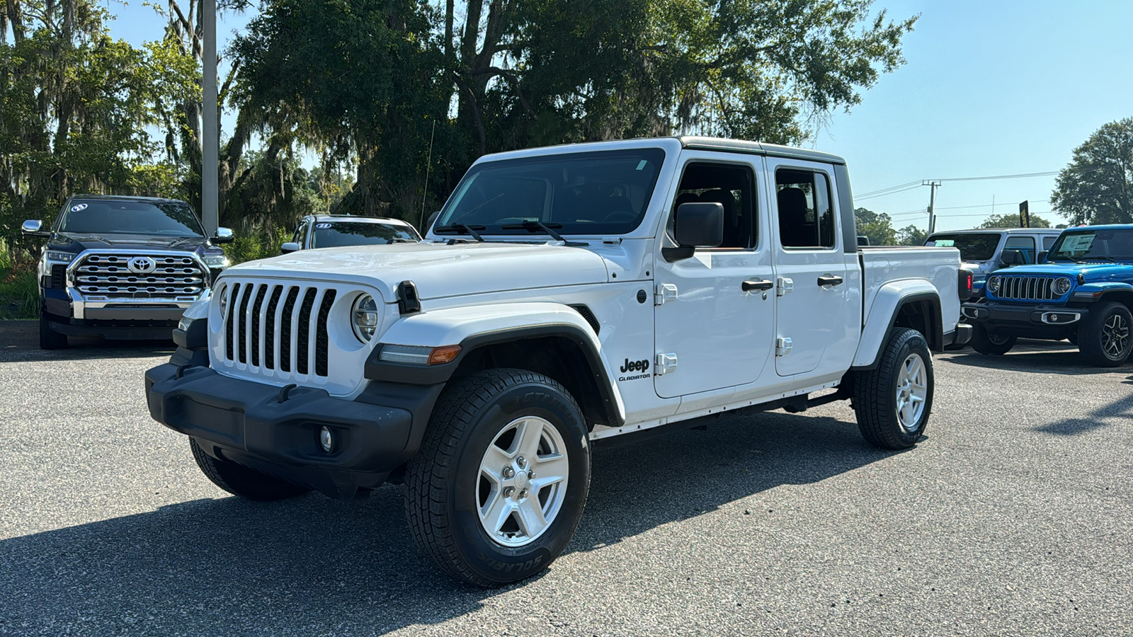 2022 Jeep Gladiator Sport 1